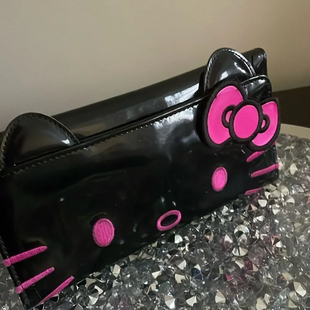 Hello Kitty face Sanrio Black and Pink patent Wallet sleek trifold kawaii